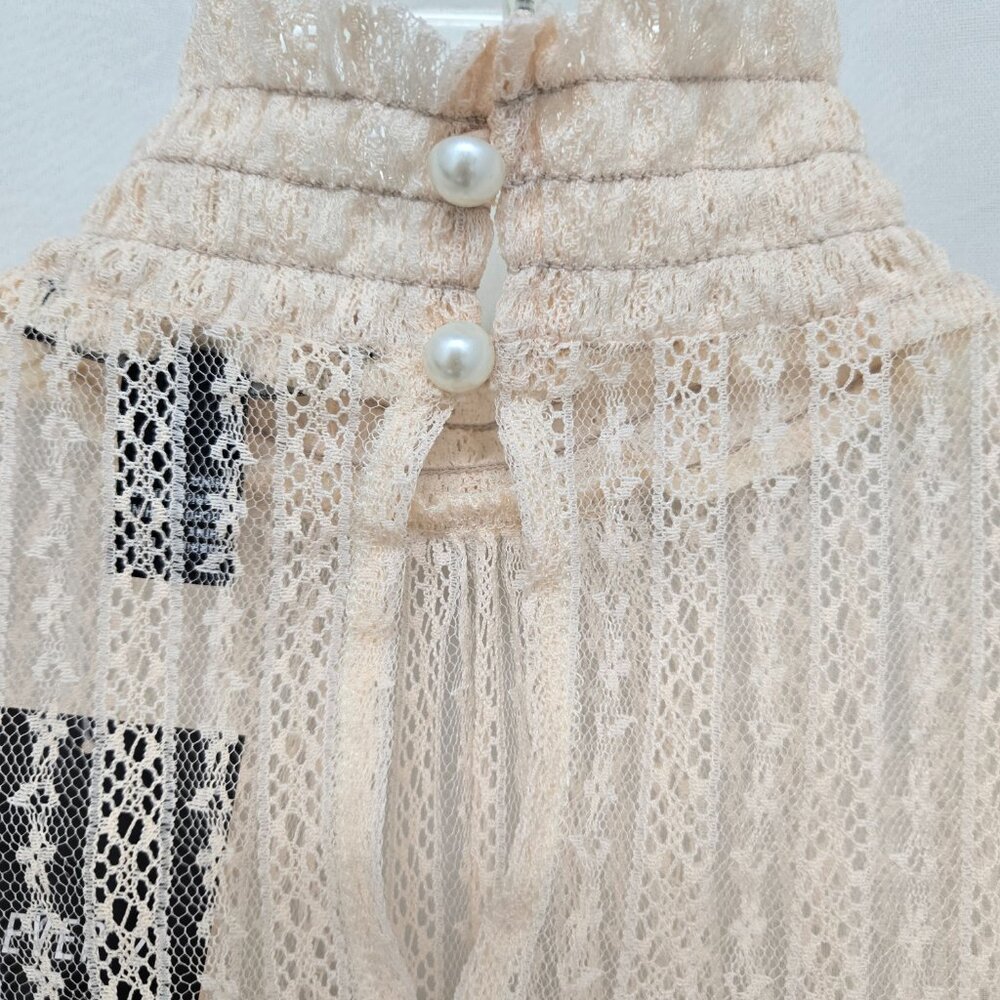 Forever 21* Vintage-Inspired Ruffled Trim Sheer Lace Top* Size: S - Picture 3 of 6